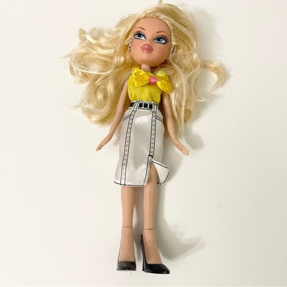 Bratz Doll Cloe MGA Doll - Picture 1 of 16